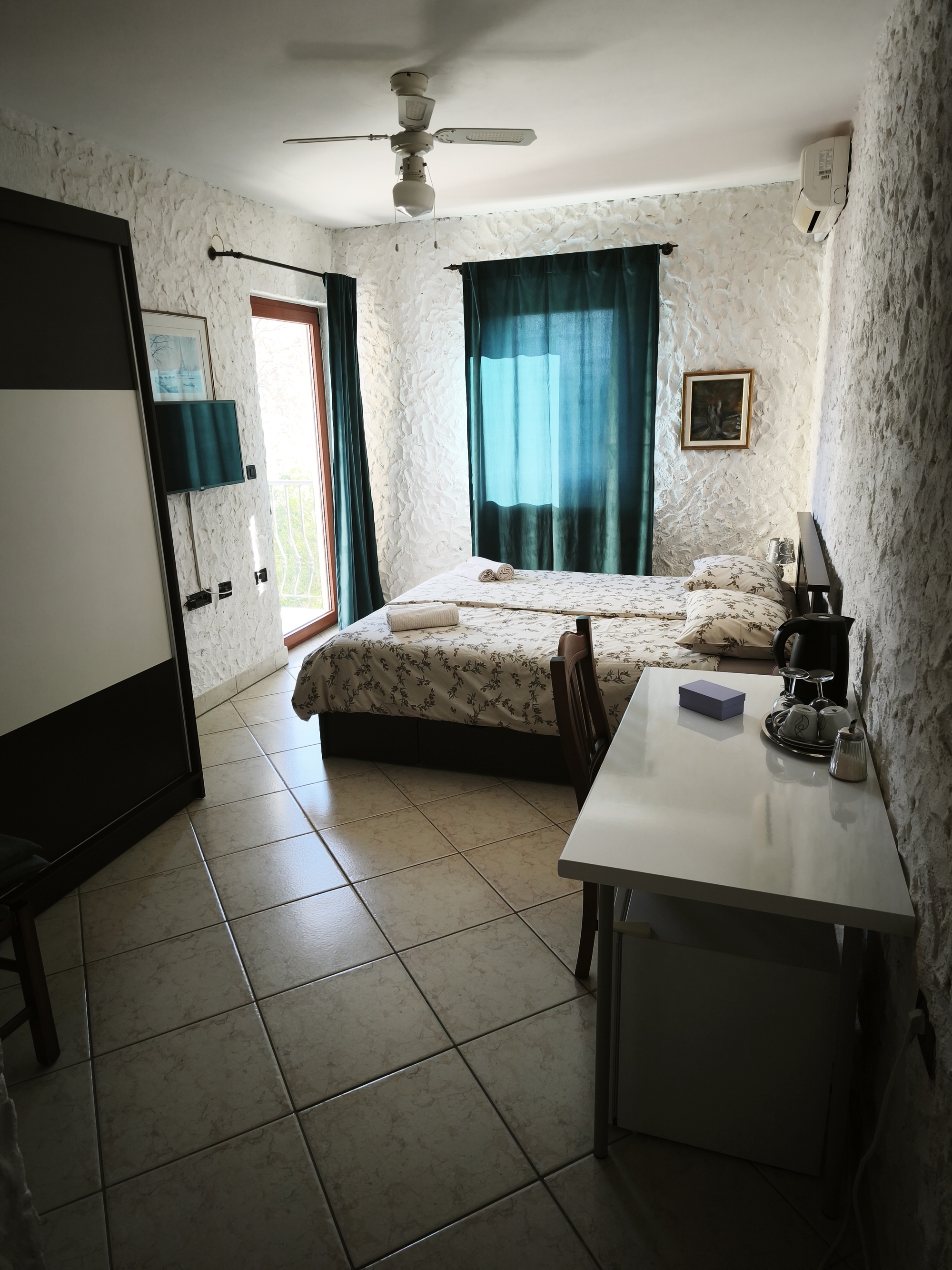 Room with balcony Rovinj (S-25298-a)