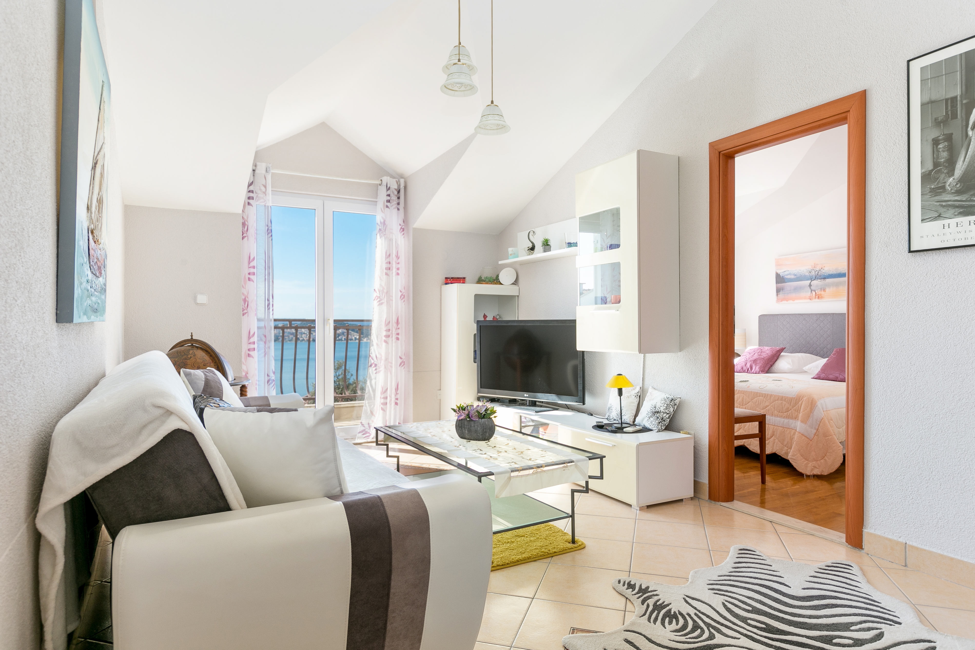 Two bedroom apartment with balcony and sea view Trogir (A-25303-a) Two bedroom apartment with balcony and sea view Trogir (A-25303-a)