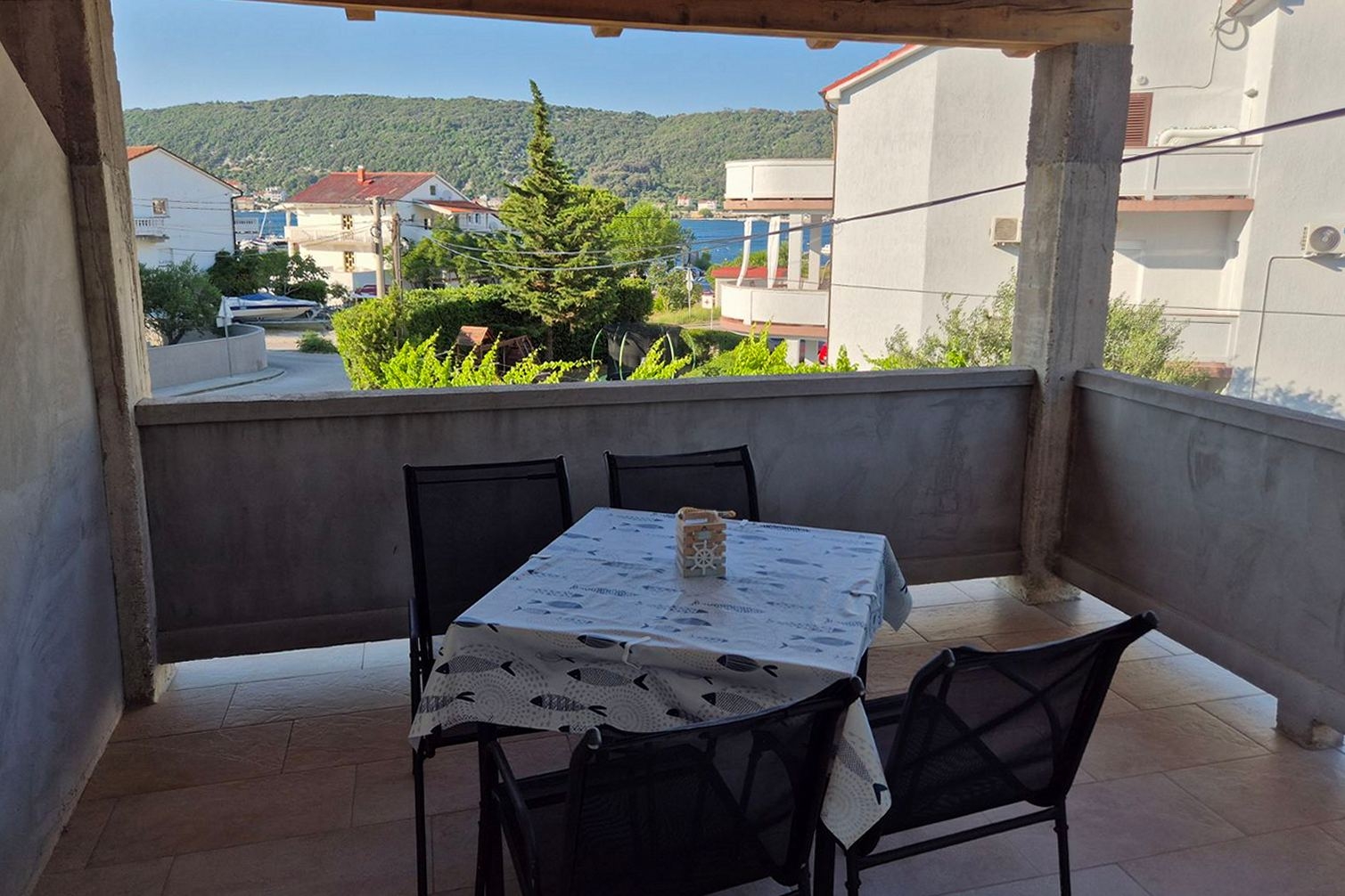 One bedroom apartment with terrace and sea view Supetarska Draga - Donja, Rab (A-25308-c) One bedroom apartment with terrace and sea view Supetarska Draga - Donja, Rab (A-25308-c)