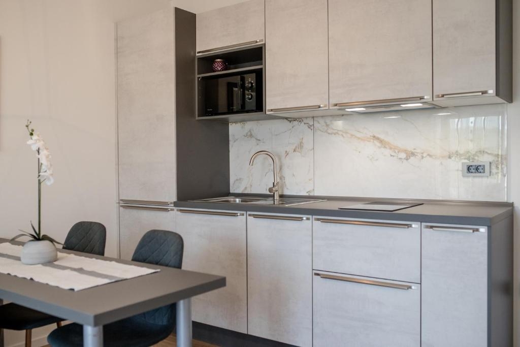 Top Rab Palit Top Rab Palit