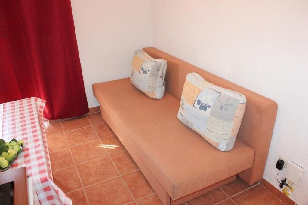 One bedroom apartment with balcony and sea view Živogošće - Blato, Makarska (A-25312-c)