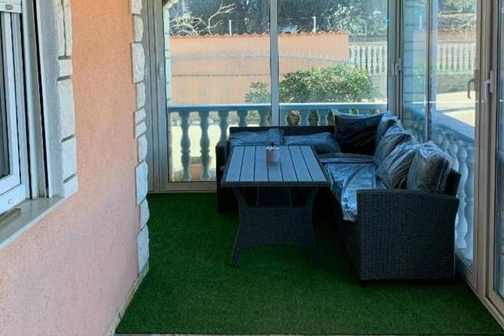 Two bedroom apartment with terrace Pirovac, Šibenik (A-25316-a) Two bedroom apartment with terrace Pirovac, Šibenik (A-25316-a)