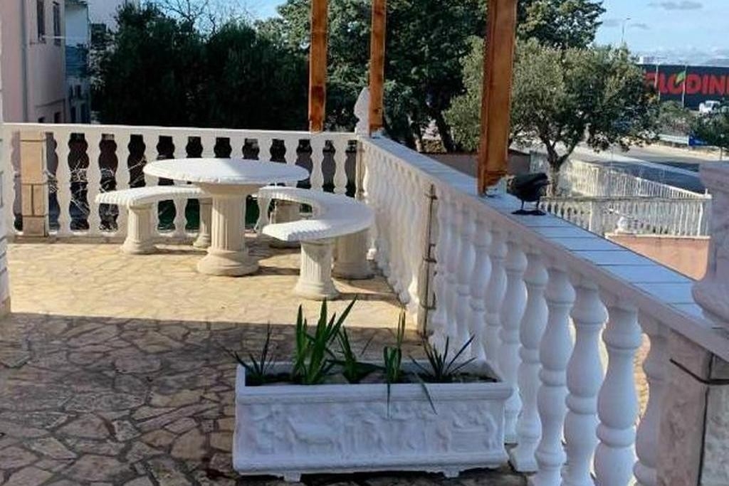 Two bedroom apartment with terrace Pirovac, Šibenik (A-25316-b)