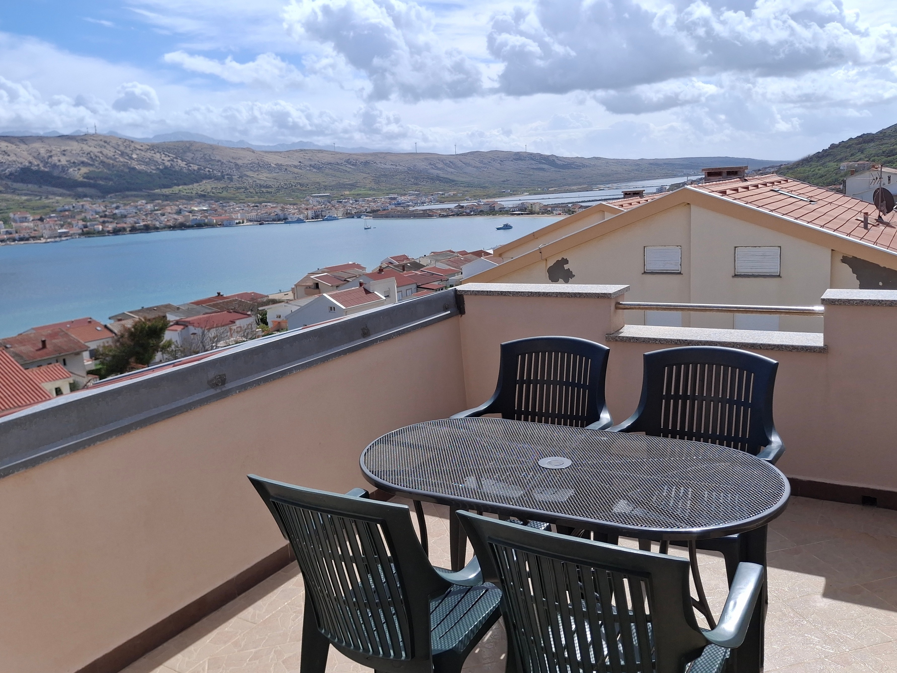 Two bedroom apartment with terrace and sea view Pag (A-25319-c)