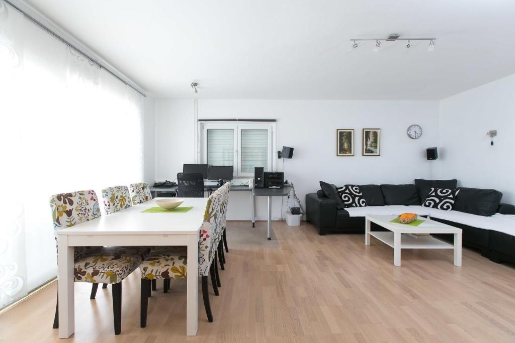 Three bedroom apartment with terrace and sea view Korčula (A-25323-a)