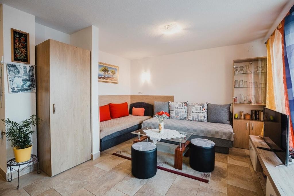 One bedroom apartment with terrace Umag (A-25324-a)