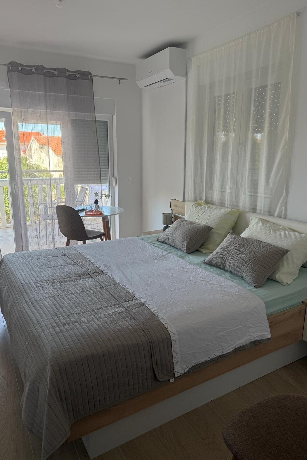 Room near beach Srima - Vodice, Vodice (S-25329-a)