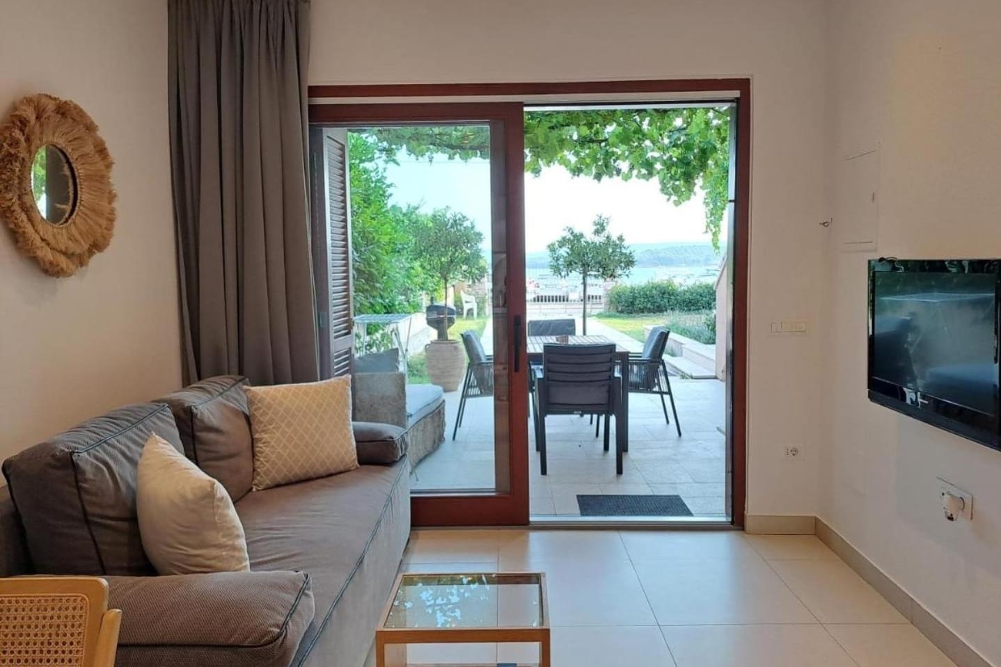 One bedroom apartment with terrace and sea view Turanj, Biograd (A-25338-d) One bedroom apartment with terrace and sea view Turanj, Biograd (A-25338-d)