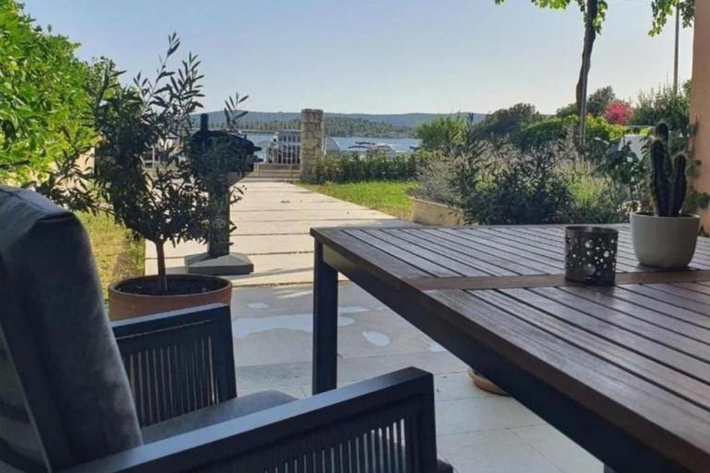 One bedroom apartment with terrace and sea view Turanj, Biograd (A-25338-d)