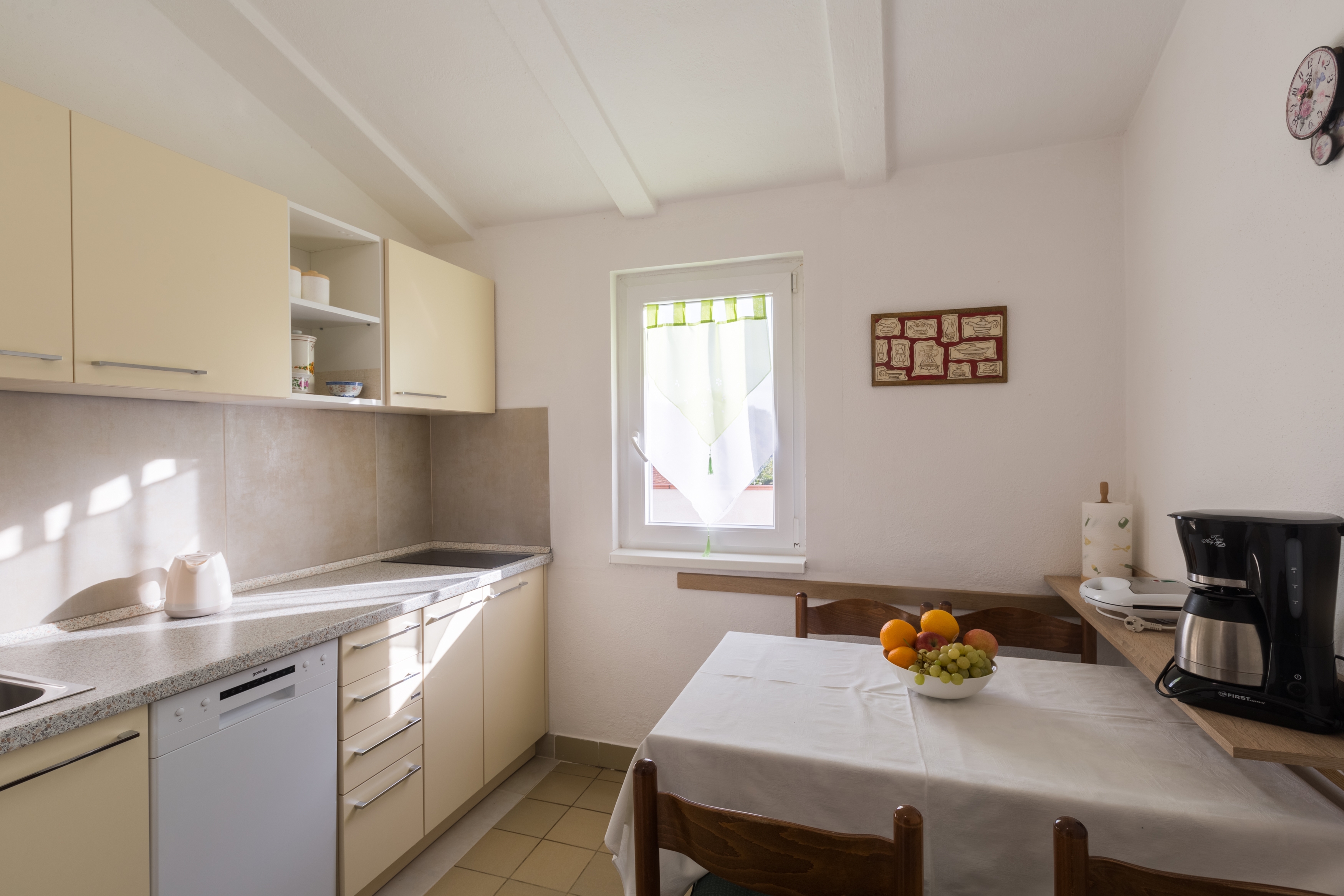 Top Novigrad Karigador Top Novigrad Karigador