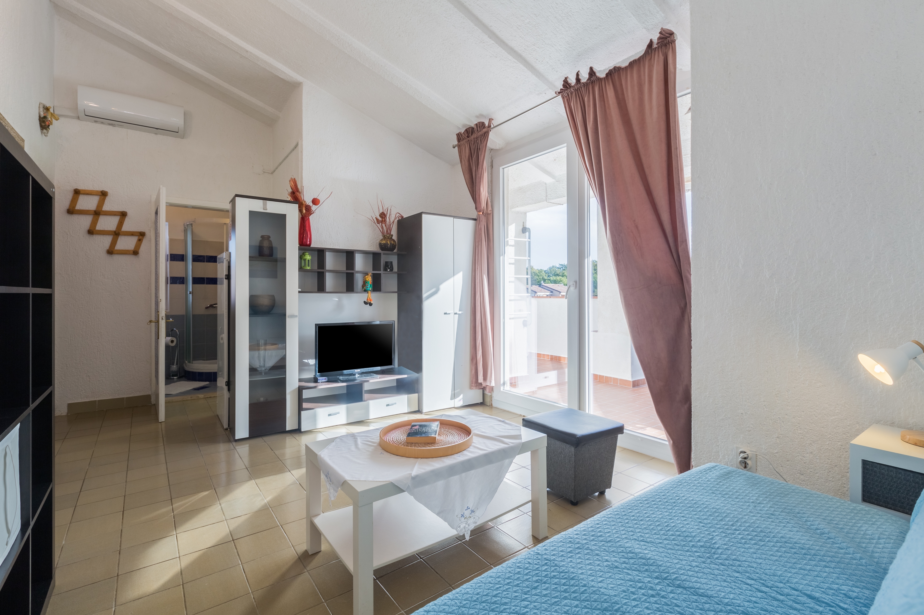 One bedroom apartment with terrace and sea view Karigador, Novigrad (A-2534-a) One bedroom apartment with terrace and sea view Karigador, Novigrad (A-2534-a)