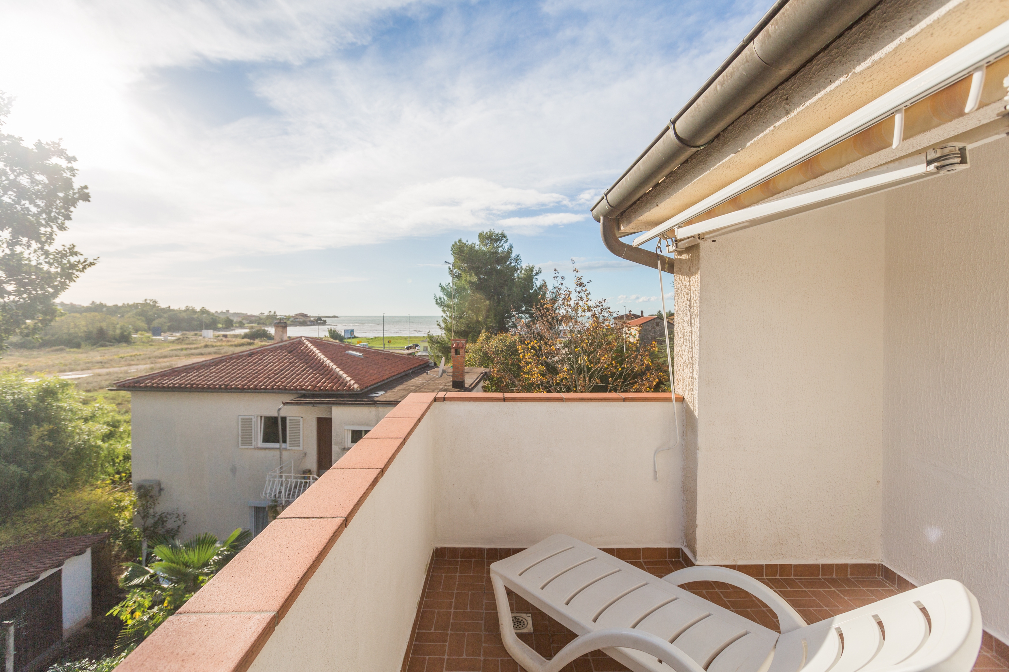 One bedroom apartment with terrace and sea view Karigador, Novigrad  A-a