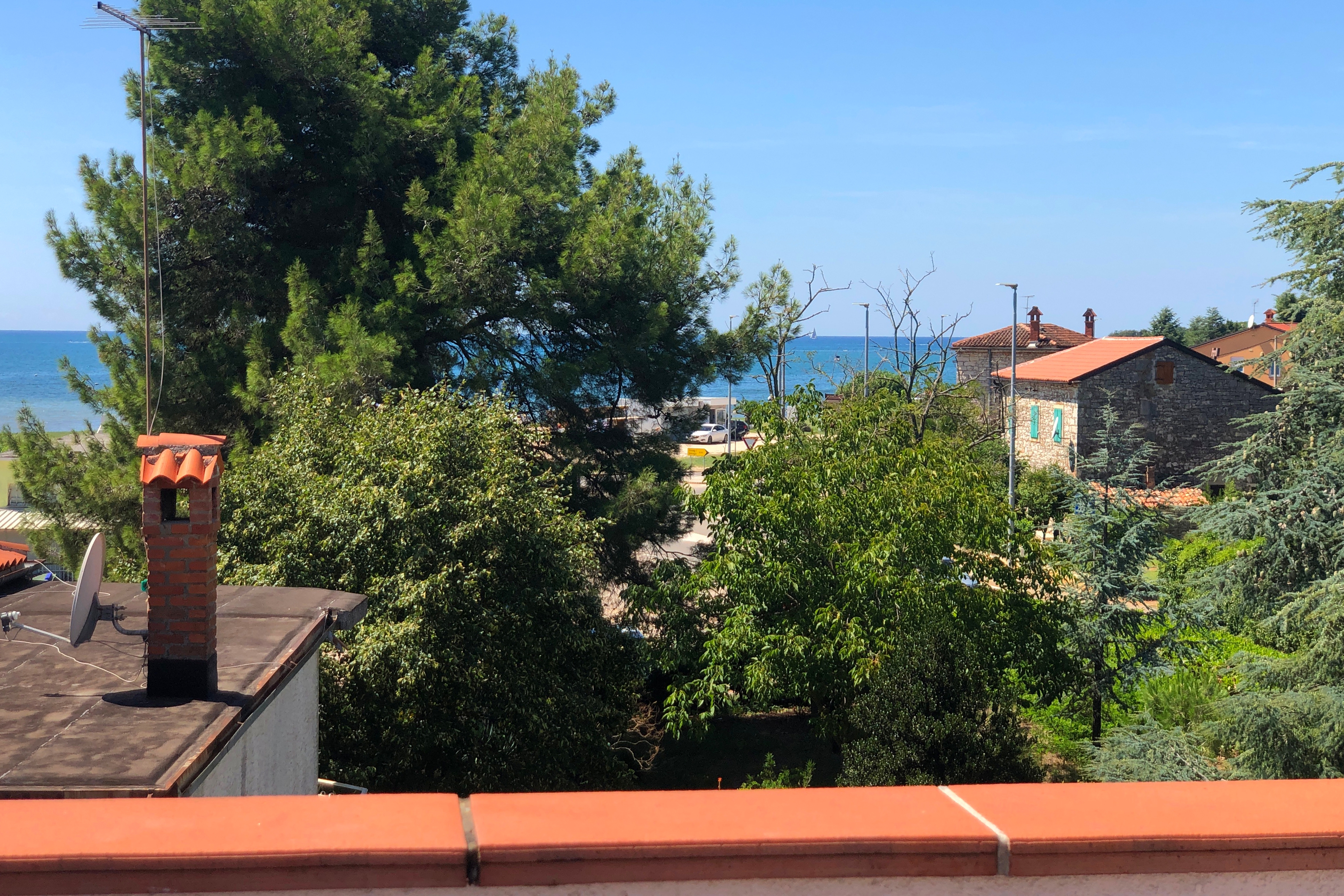 One bedroom apartment with terrace and sea view Karigador, Novigrad  A-a
