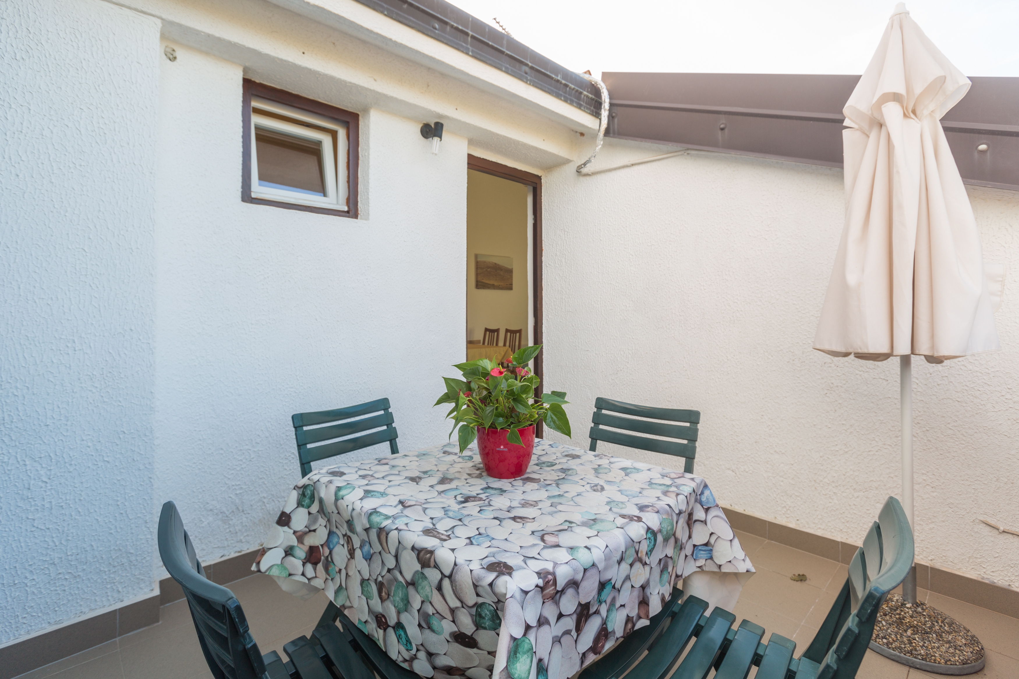 Two bedroom apartment with terrace Karigador, Novigrad  A-b