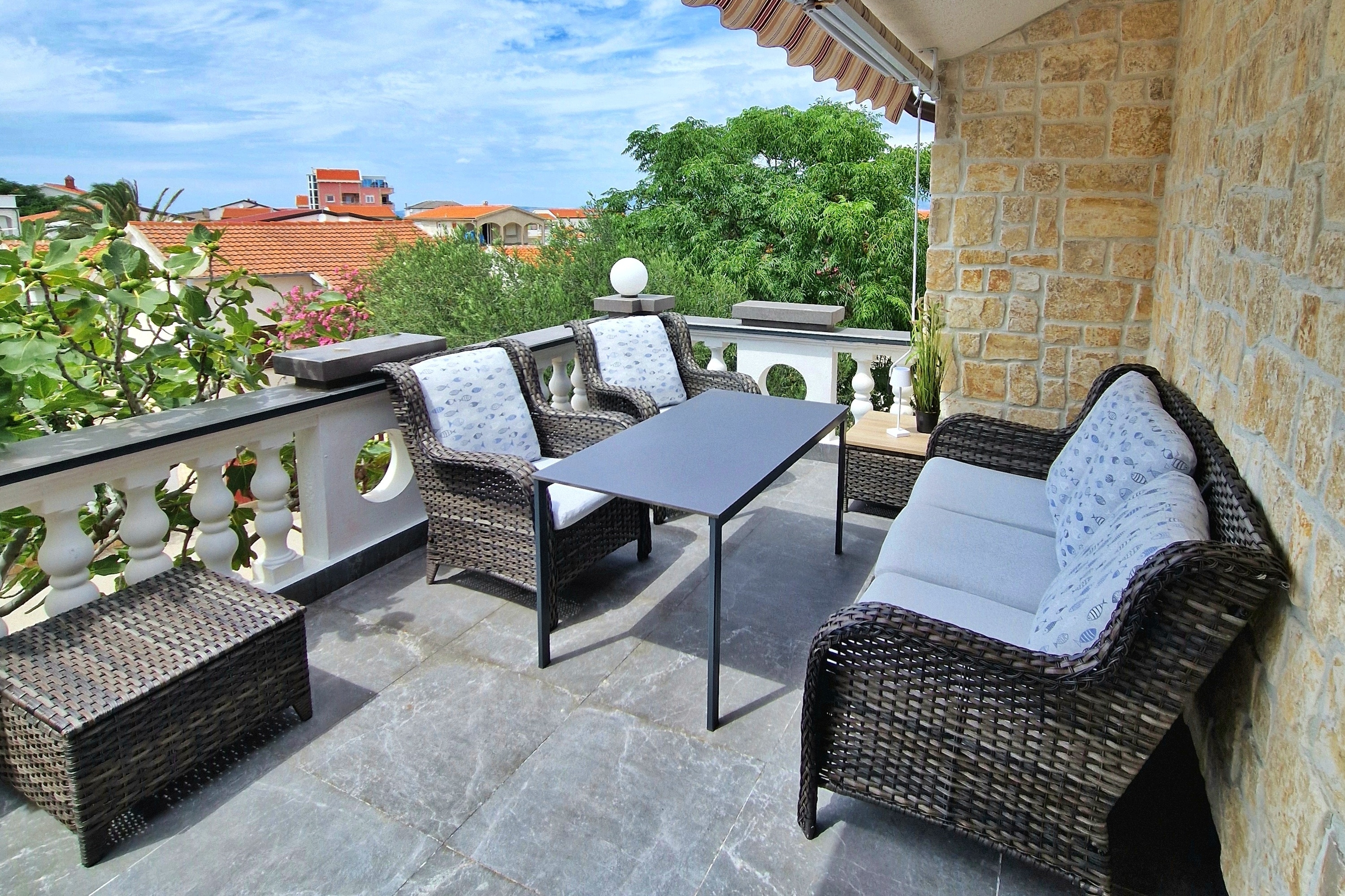 Appartement de deux chambres avec la terrasse et la vue sur le mer Vir (A-25341-a)