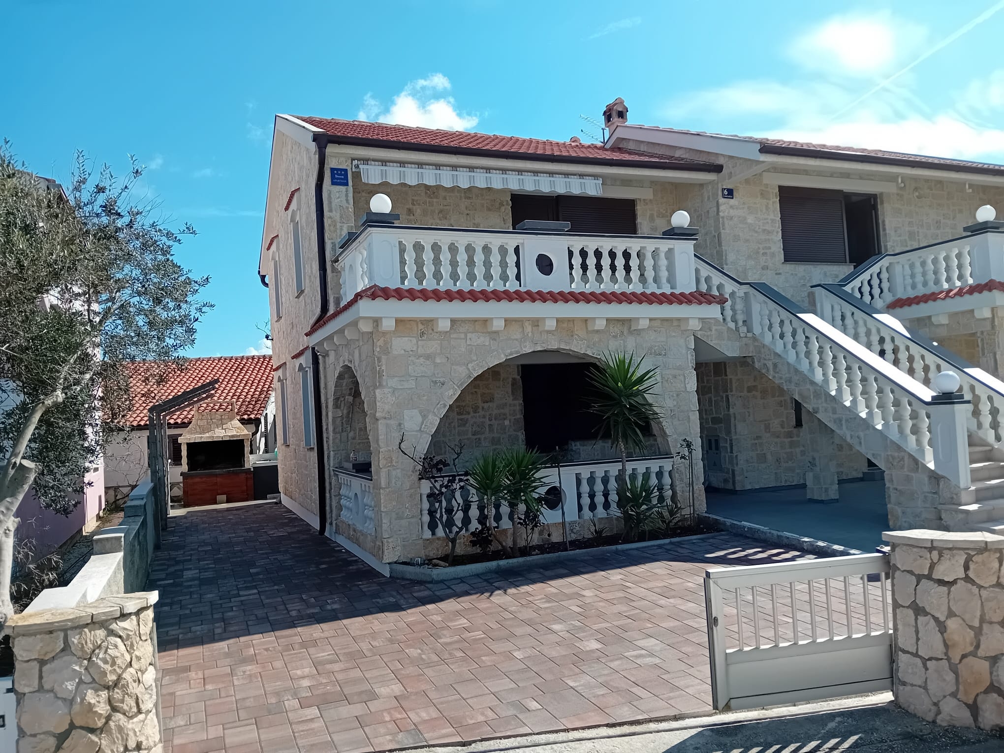 Two bedroom apartment with terrace and sea view Vir (A-25341-a)