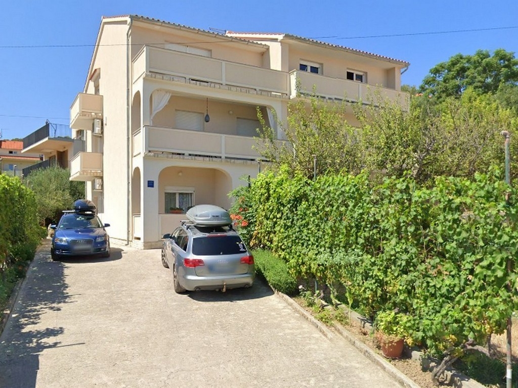 Two bedroom apartment with balcony and sea view Supetarska Draga - Donja, Rab (A-25344-a) Two bedroom apartment with balcony and sea view Supetarska Draga - Donja, Rab (A-25344-a)