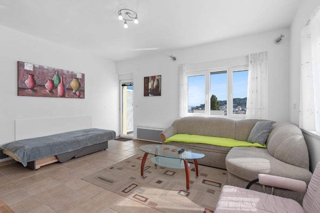 One bedroom apartment with terrace and sea view Mali Lošinj, Lošinj (A-25347-b)