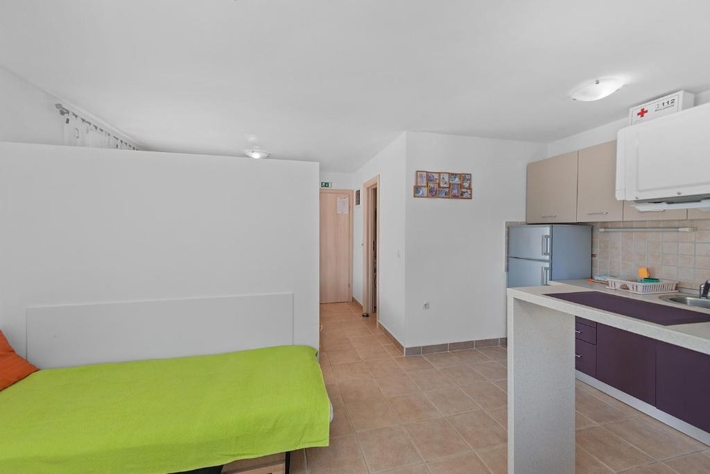 Studio flat with terrace and sea view Mali Lošinj, Lošinj (AS-25347-b)