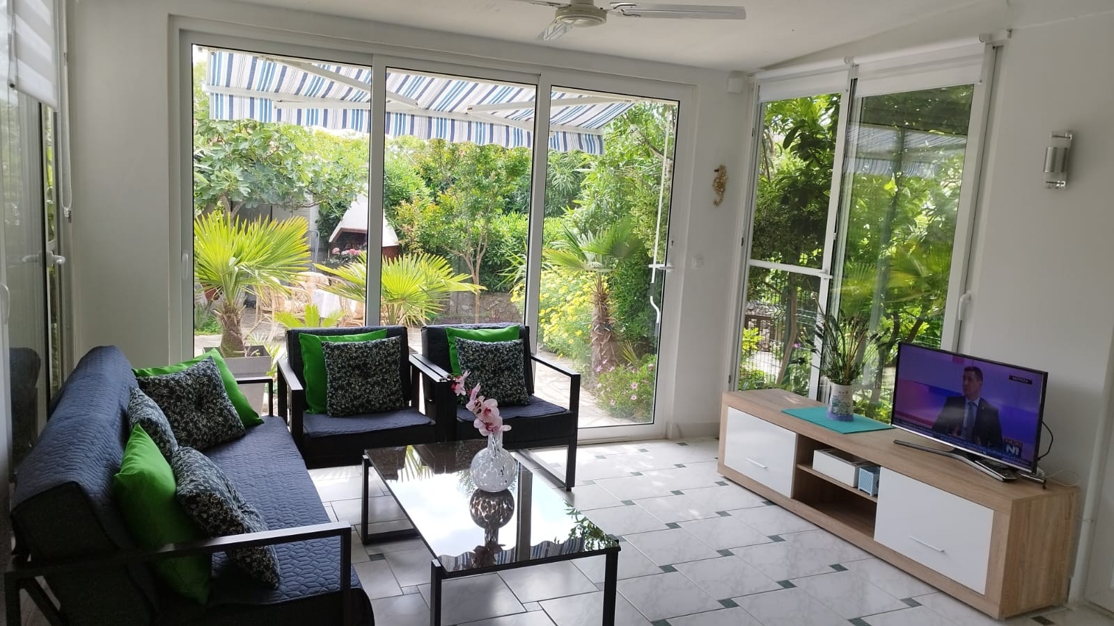 One bedroom apartment with terrace and sea view Gajac, Pag (A-25352-a)