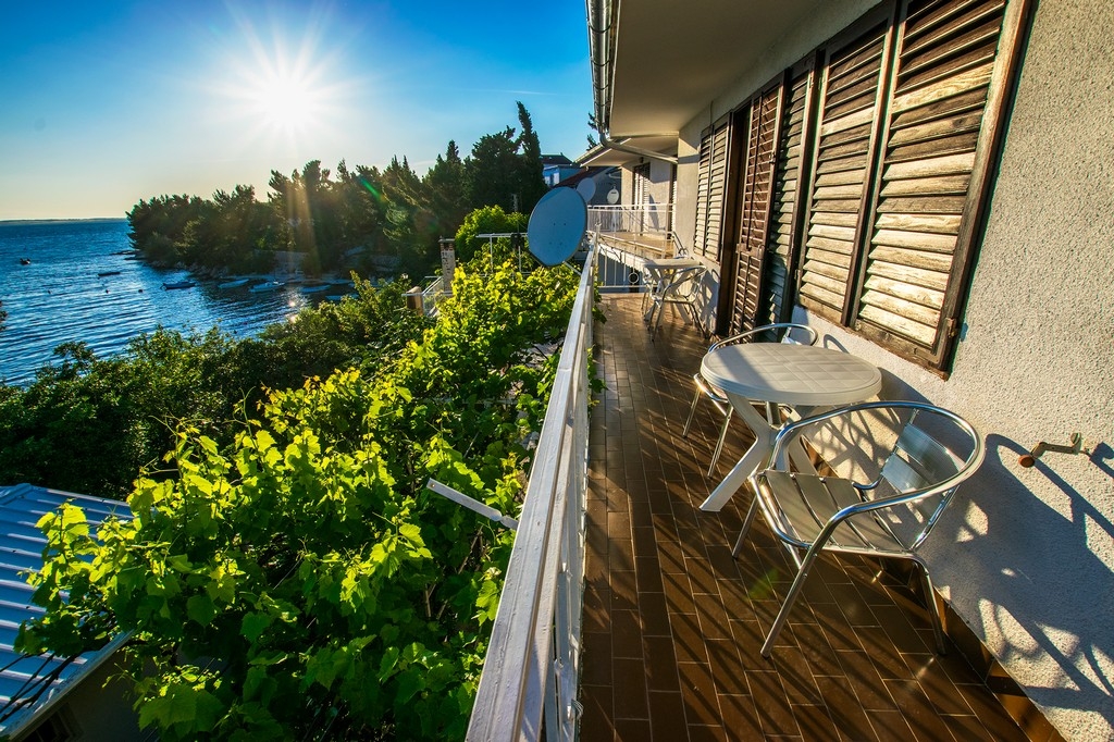 Two bedroom apartment near beach Starigrad, Paklenica (A-25355-a)