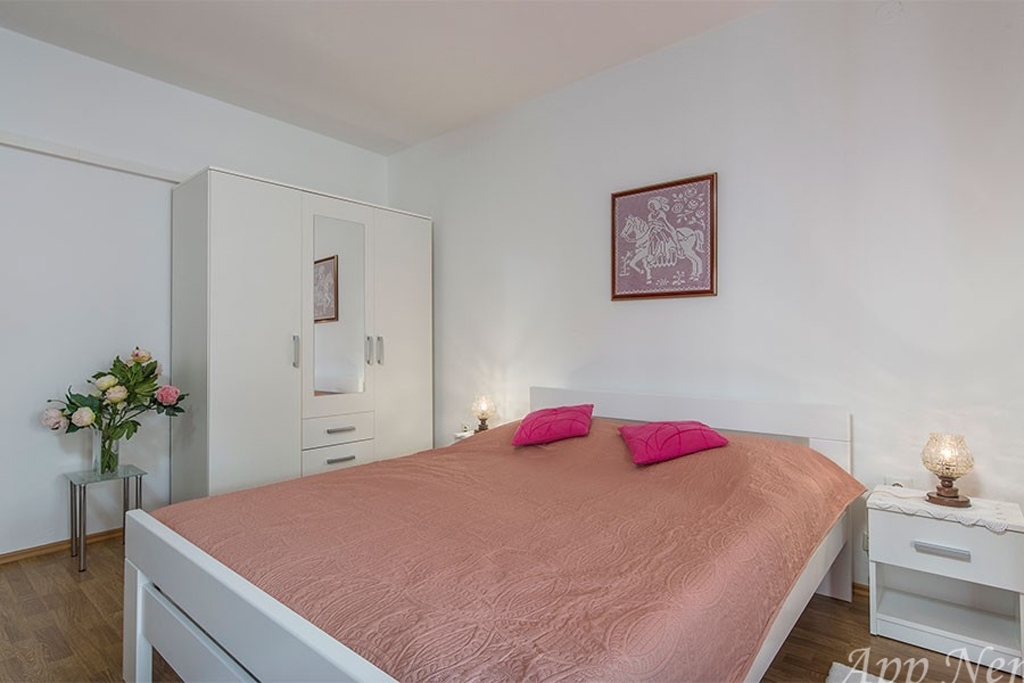 Two bedroom apartment with terrace Novigrad  A-a