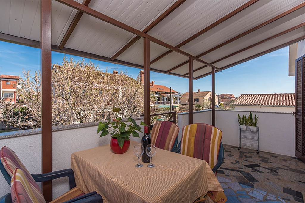 Two bedroom apartment with terrace Novigrad (A-2536-a)