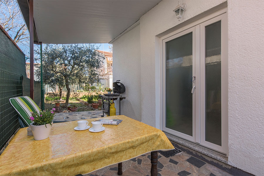 Studio flat with terrace Novigrad (AS-2536-a) Studio flat with terrace Novigrad (AS-2536-a)
