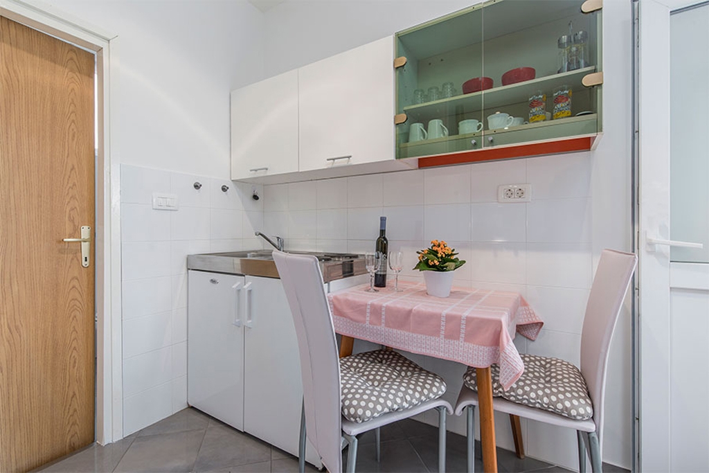 Studio flat with terrace Novigrad (AS-2536-b) Studio flat with terrace Novigrad (AS-2536-b)