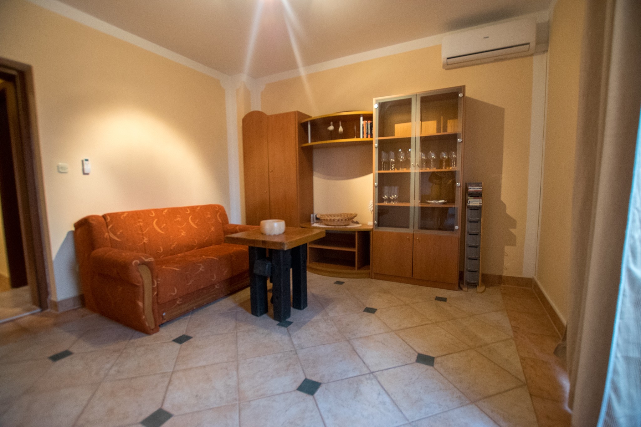 Three bedroom apartment with balcony Starigrad, Paklenica (A-25376-b)