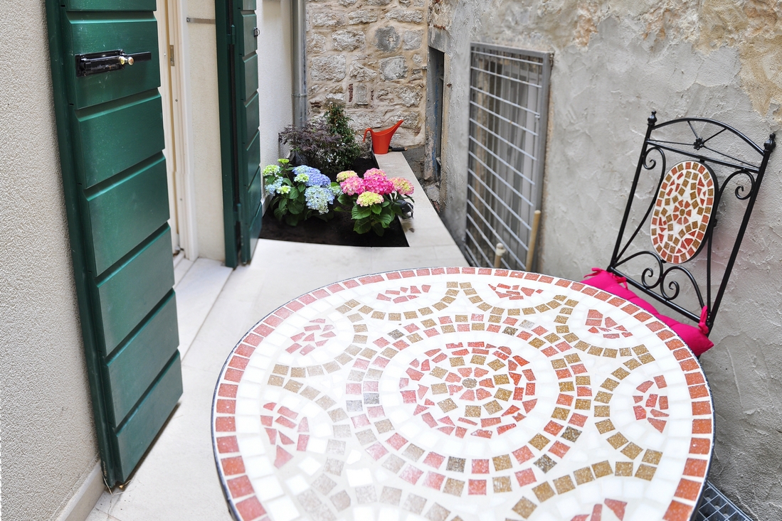 Studio flat with terrace Split (AS-25379-a)