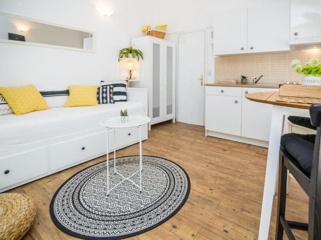 Studio flat with terrace Biograd na Moru, Biograd (AS-25385-a)