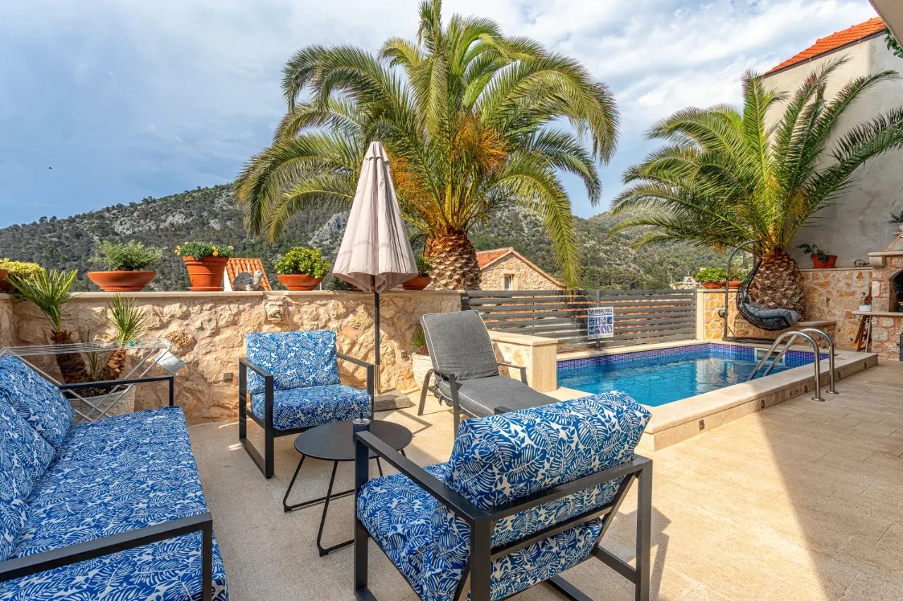 One bedroom apartment with terrace Hvar (A-25388-a) One bedroom apartment with terrace Hvar (A-25388-a)