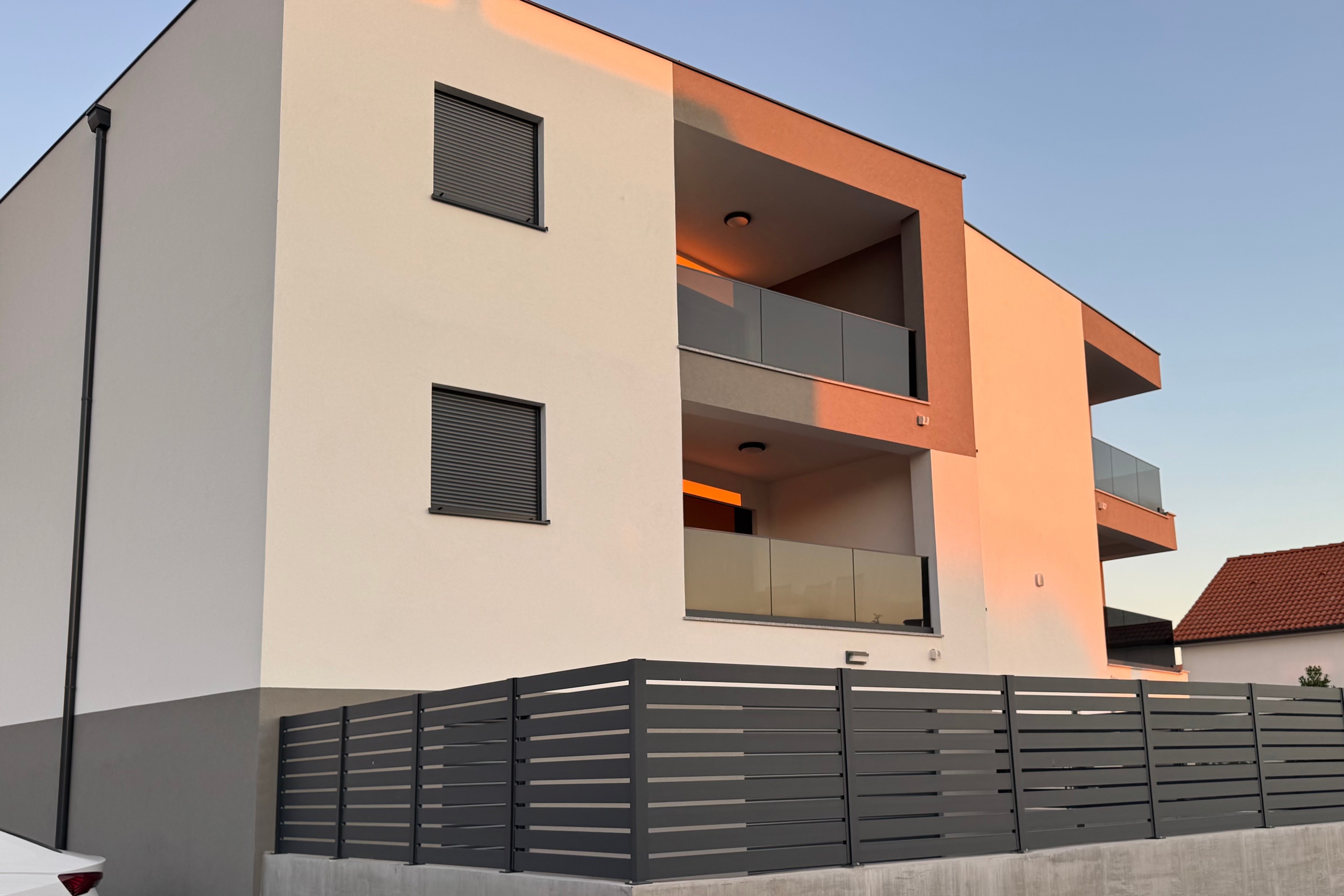 Two bedroom apartment with balcony and sea view Žaborić, Šibenik (A-25389-a)