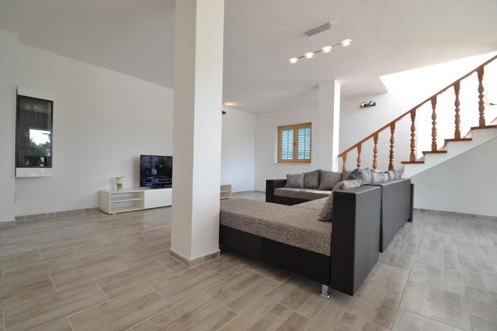 Two bedroom house with terrace Zadar (K-25391)