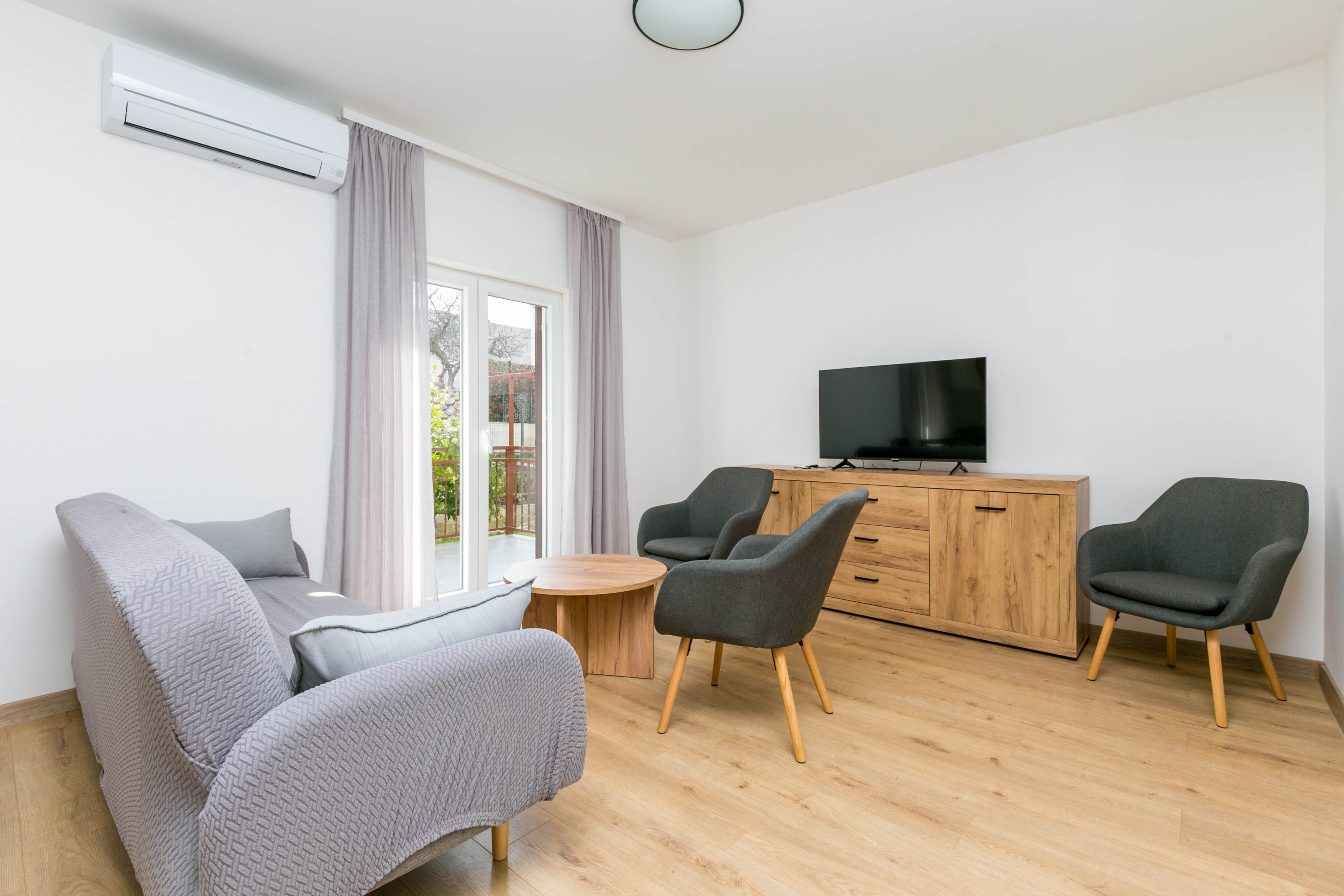 Two bedroom apartment with terrace Solin, Split (A-25393-a)