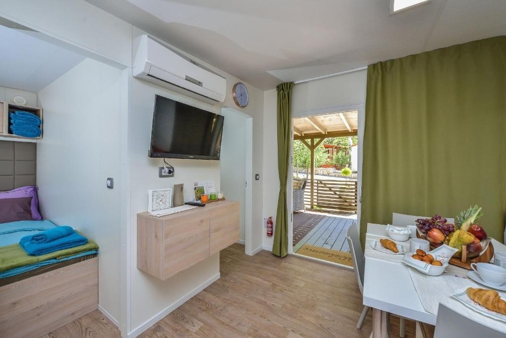 Three bedroom apartment near beach Biograd na Moru, Biograd (A-25398-a)