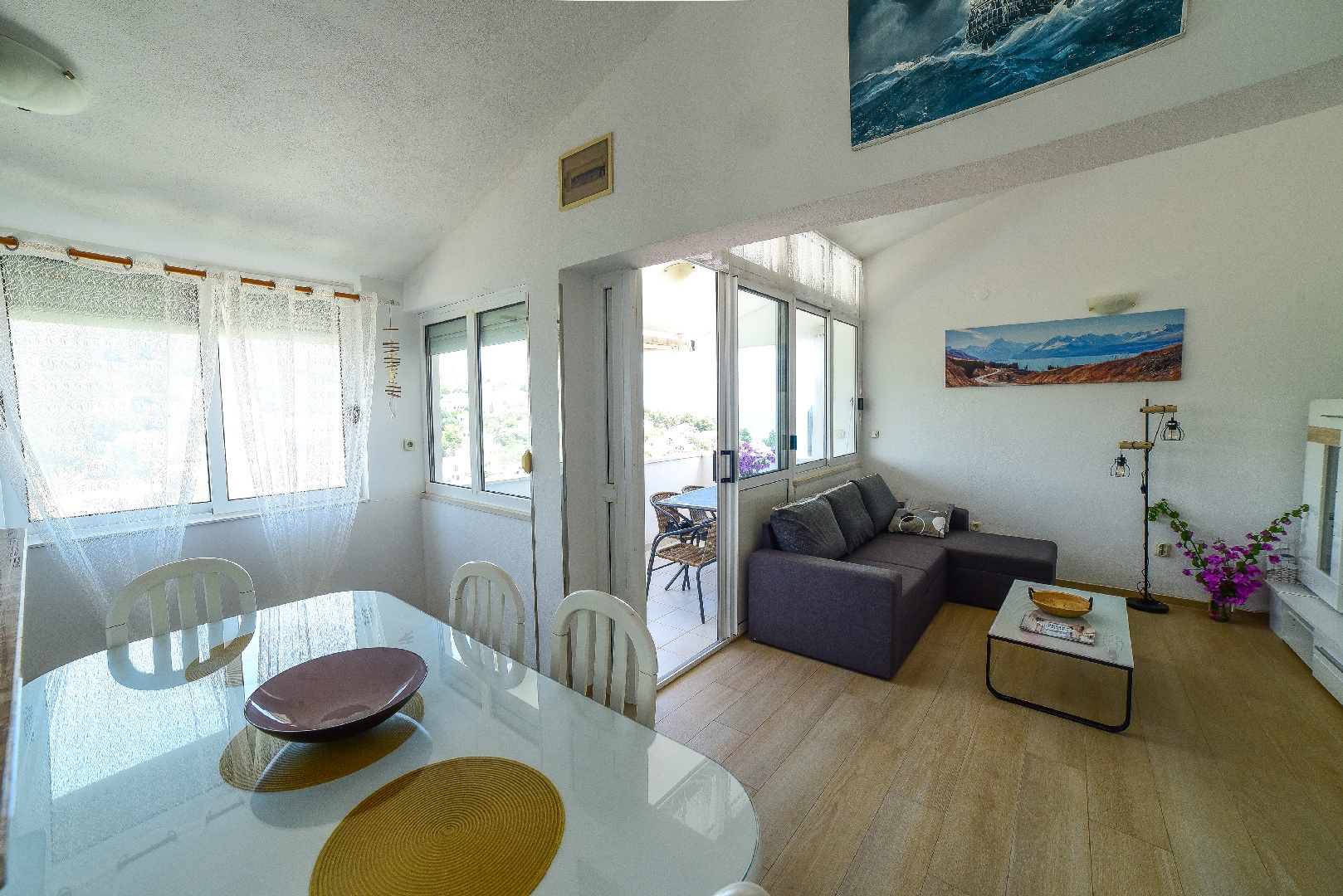 Two bedroom apartment with balcony and sea view Mavarštica, Čiovo (A-25405-c) Two bedroom apartment with balcony and sea view Mavarštica, Čiovo (A-25405-c)