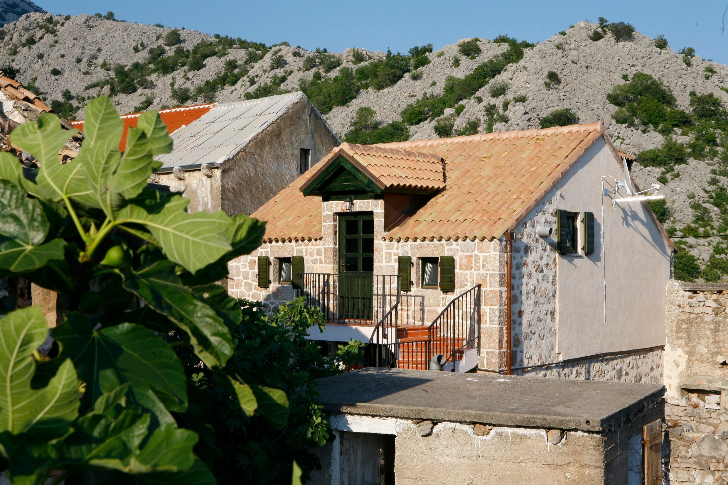 Two bedroom house with terrace Starigrad, Paklenica (K-25410) Two bedroom house with terrace Starigrad, Paklenica (K-25410)