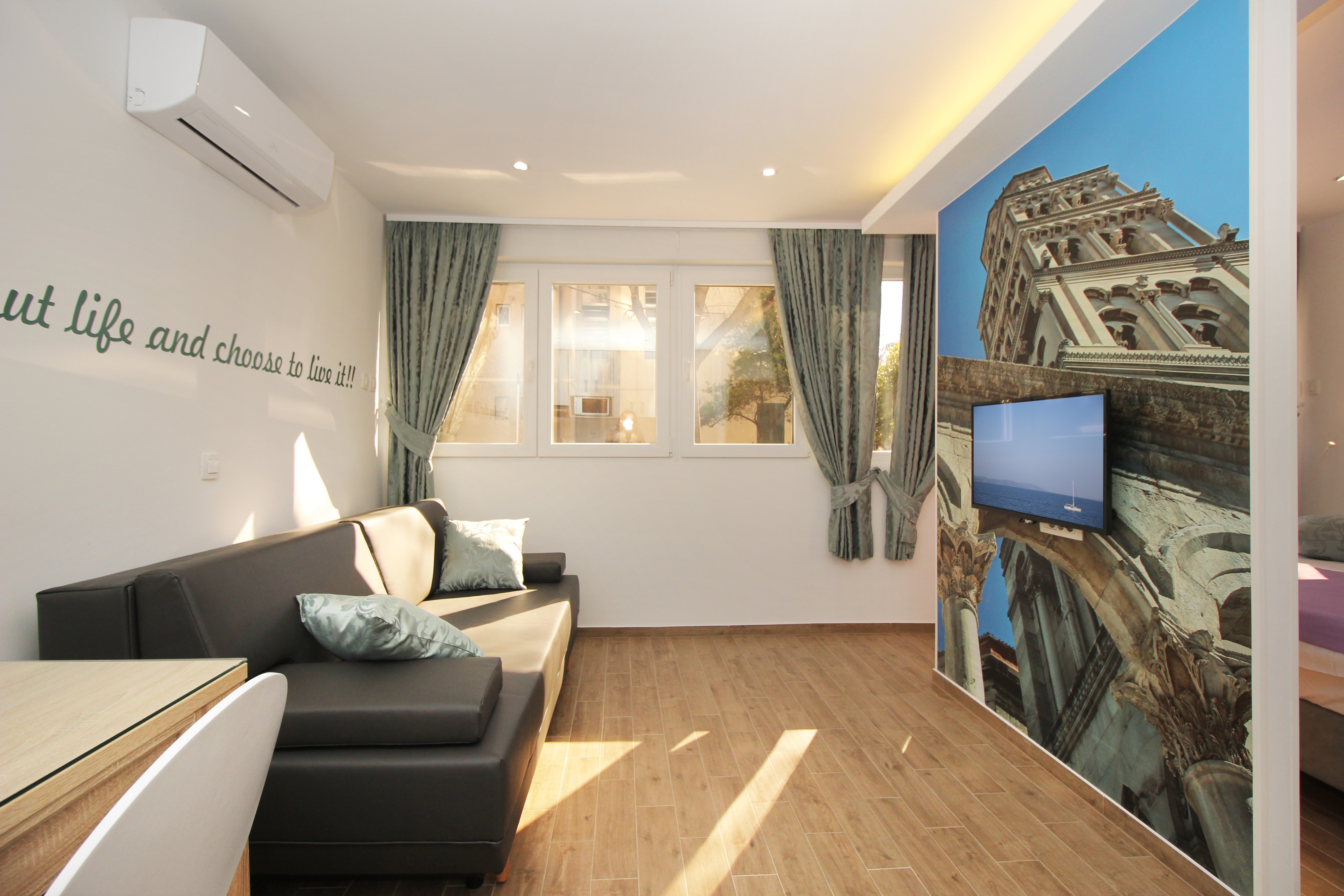 Studio flat with air-conditioning Split (AS-25421-a) Studio flat with air-conditioning Split (AS-25421-a)