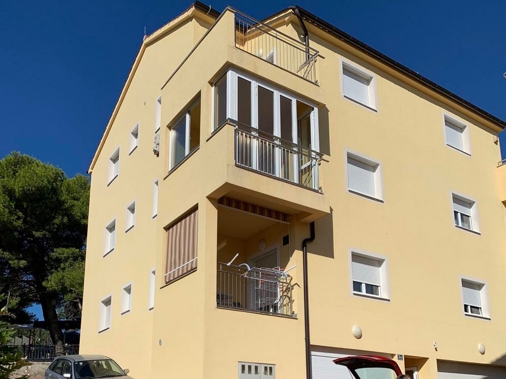 Two bedroom apartment near beach Rogoznica (A-25428-a) Two bedroom apartment near beach Rogoznica (A-25428-a)