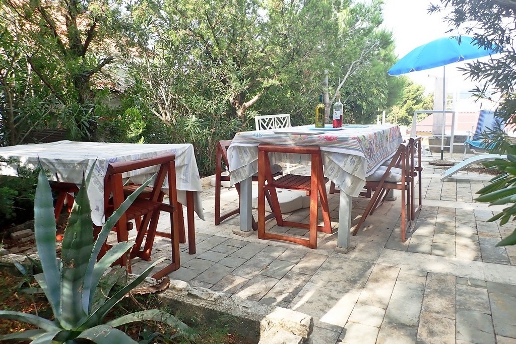 Two bedroom apartment with terrace Starigrad, Paklenica (A-25429-a)