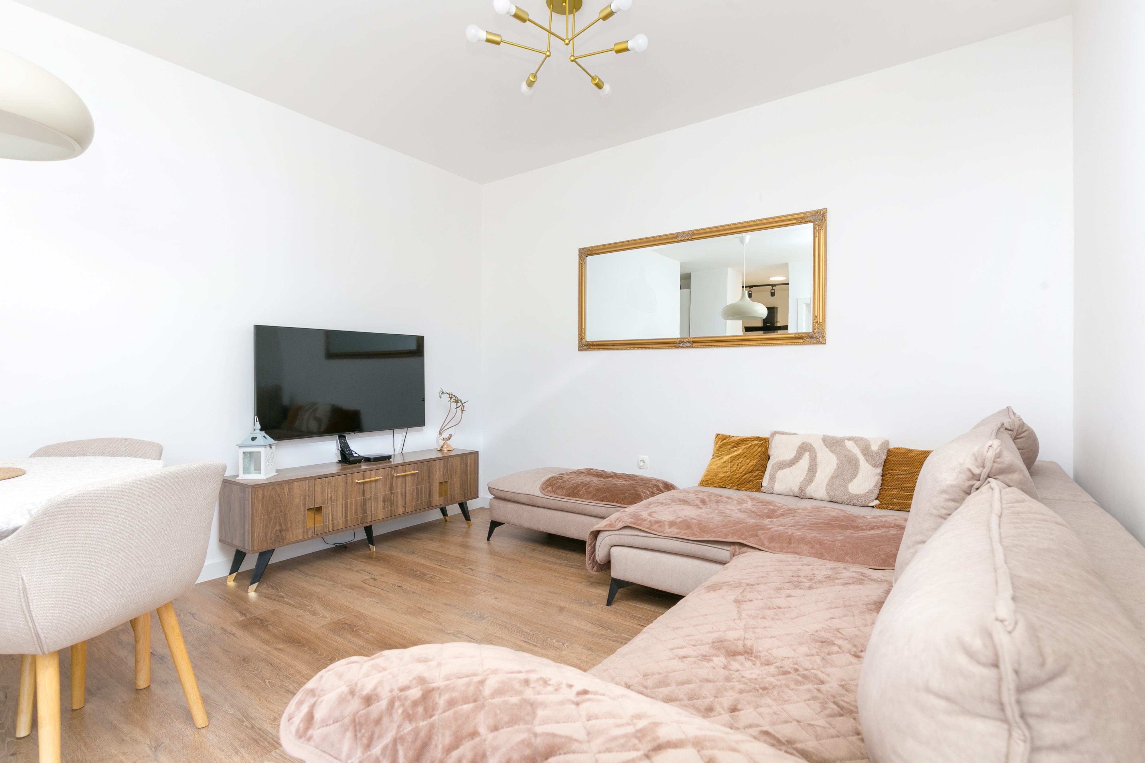 Two bedroom apartment with balcony Split (A-25435-a) Two bedroom apartment with balcony Split (A-25435-a)