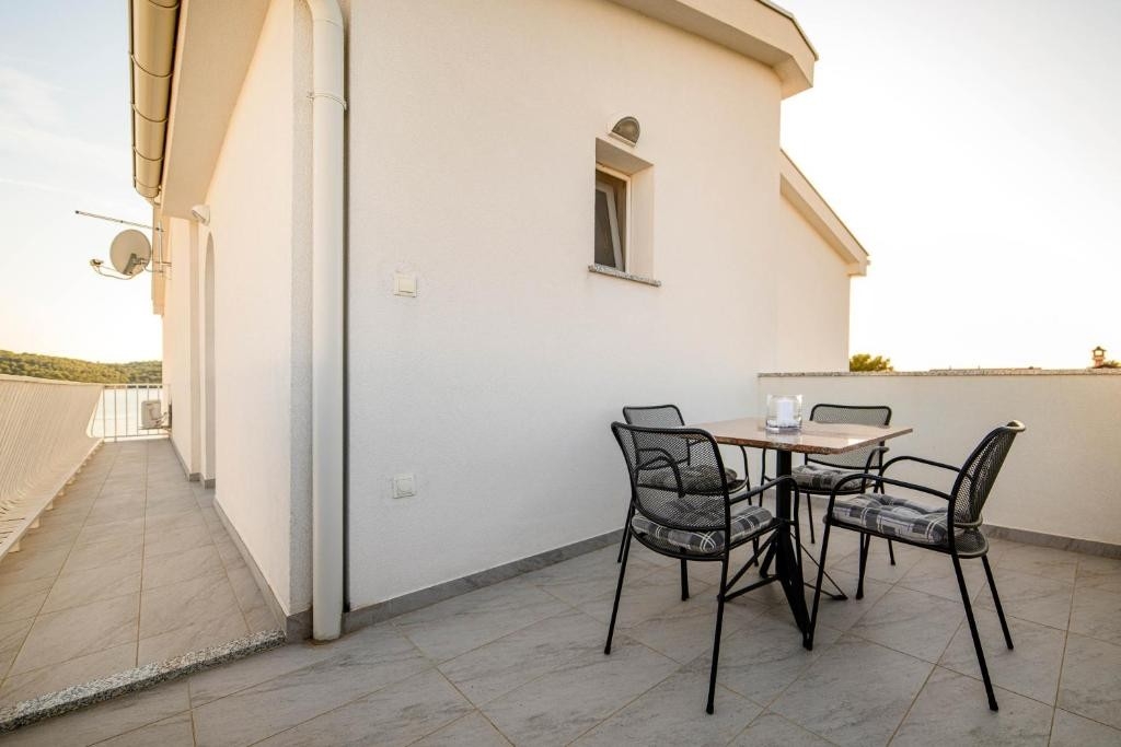 Two bedroom apartment near beach Zablaće (Šibenik) (A-25436-c) Two bedroom apartment near beach Zablaće (Šibenik) (A-25436-c)