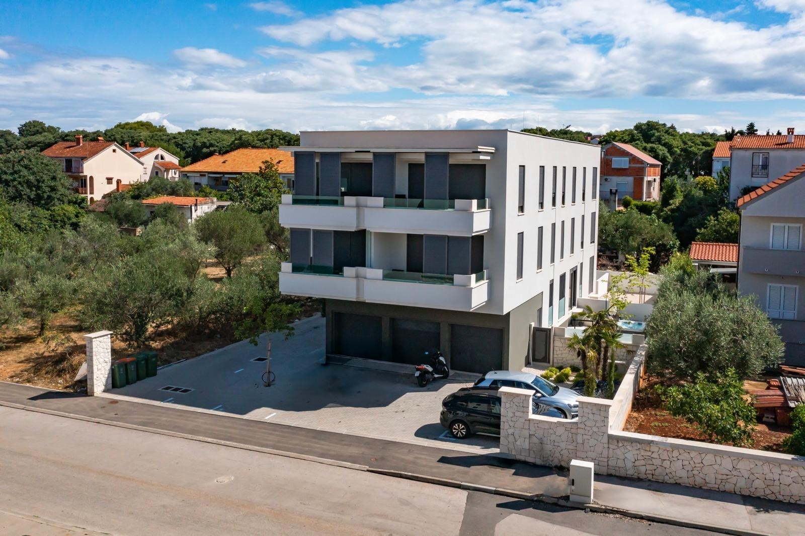 Two bedroom apartment with terrace Zadar (A-25445-a)