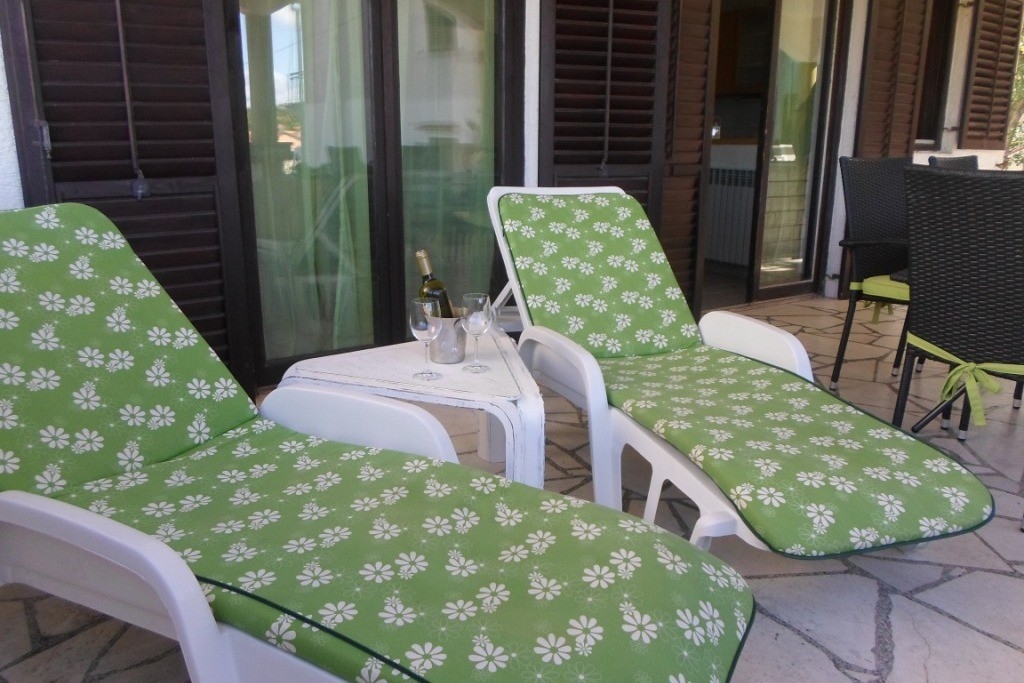 Two bedroom apartment with terrace and sea view Jezera, Murter (A-25447-a) Two bedroom apartment with terrace and sea view Jezera, Murter (A-25447-a)