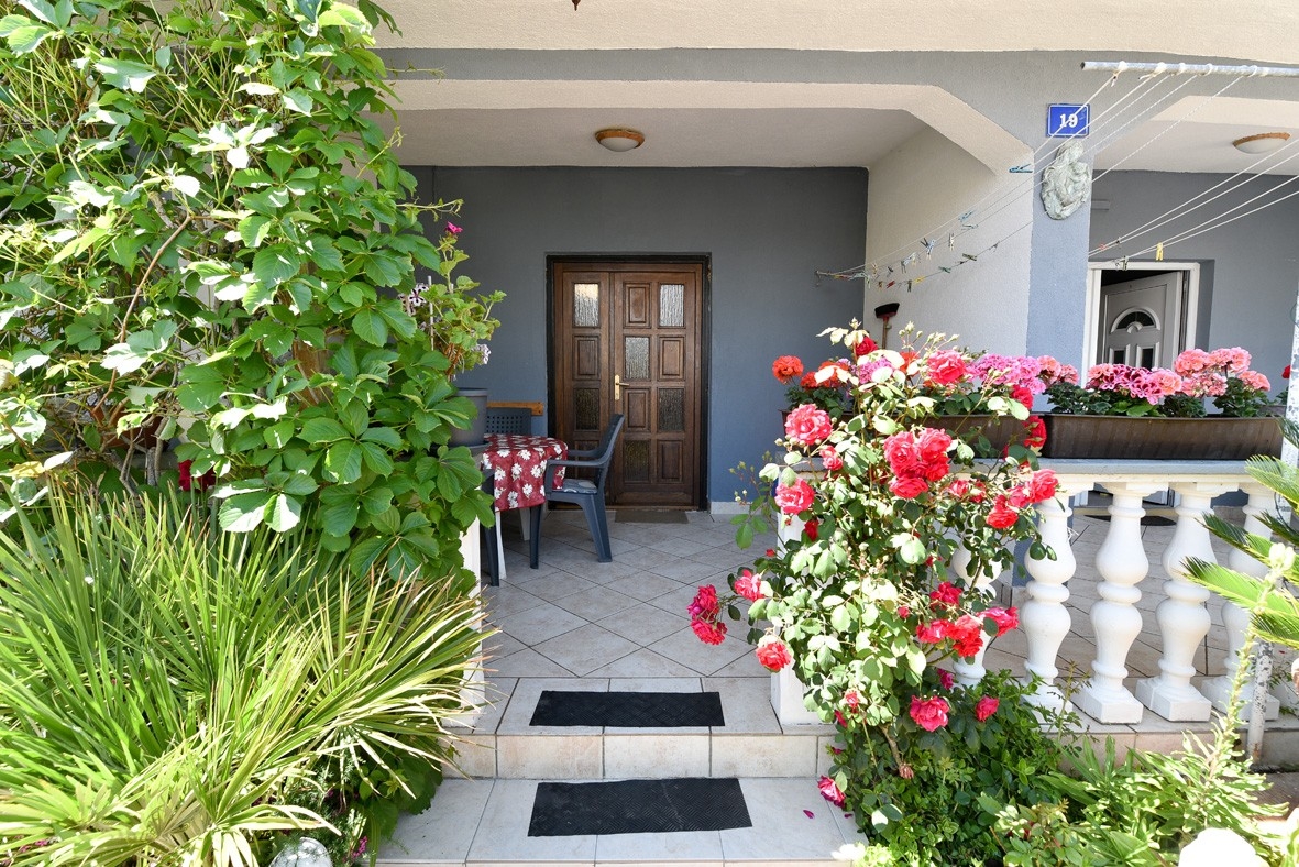 Two bedroom apartment with terrace Vir (A-25448-a)