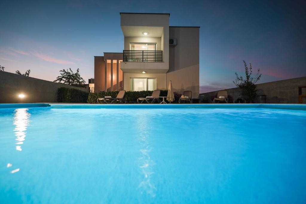 Maison confortable avec une piscine Zaton, Zadar (K-25465)