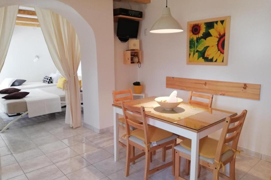 Studio flat near beach Okrug Donji, Čiovo (AS-25470-a)