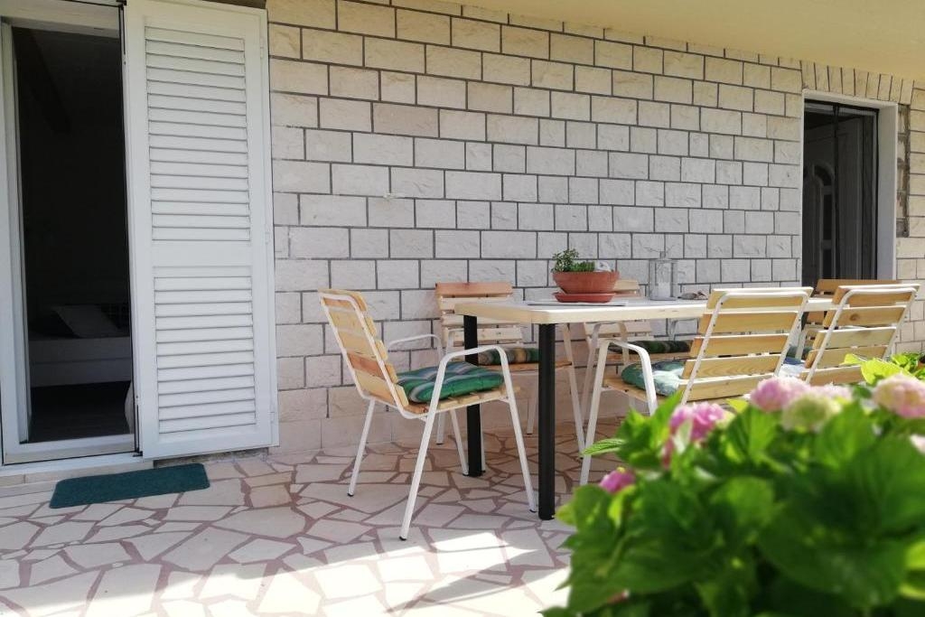 Studio flat near beach Okrug Donji, Čiovo (AS-25470-a)